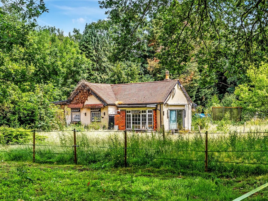 5 bed bungalow for sale in Egham, Surrey TW20, £1,450,000 Zoopla