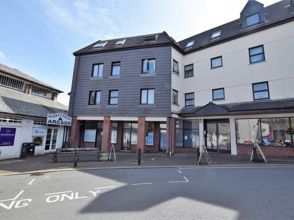 1 bed flat for sale in Market Street, Launceston PL15, £79,950 Zoopla