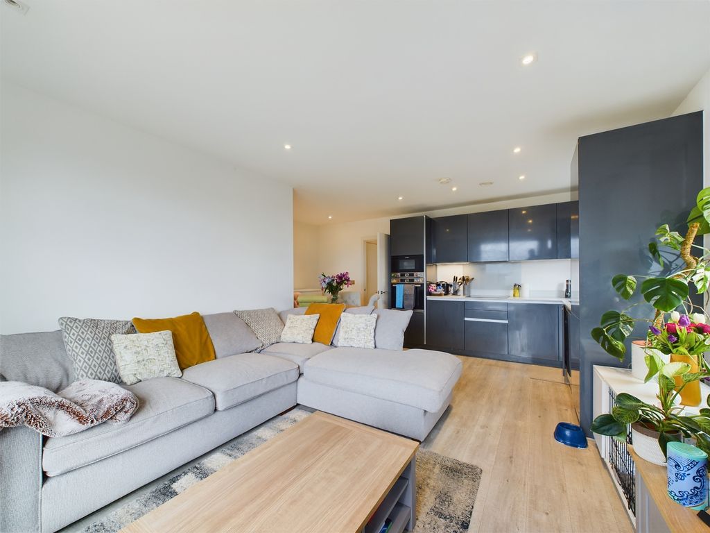 2 bed flat to rent in Brunswick House, 15 Homefield Rise, Orpington BR6