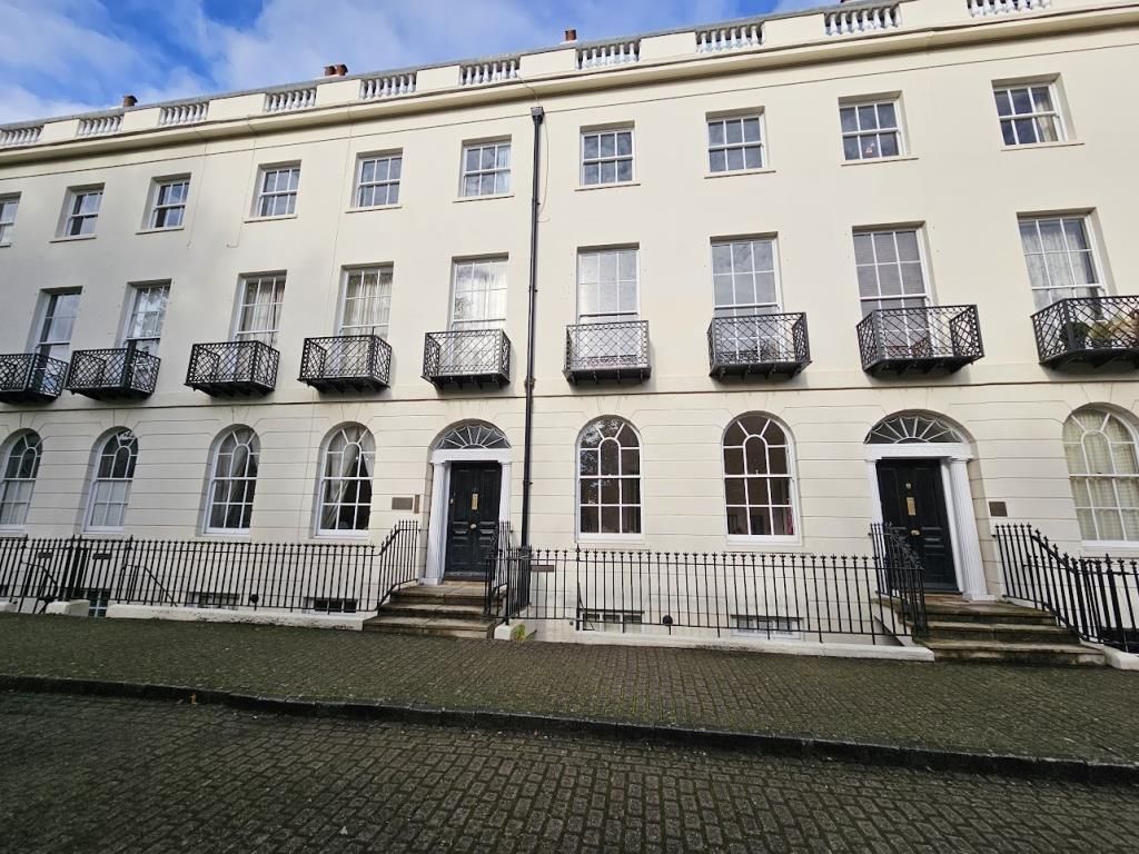 1 bed flat to rent in London Road, Reading RG1, £1,200 pcm Zoopla