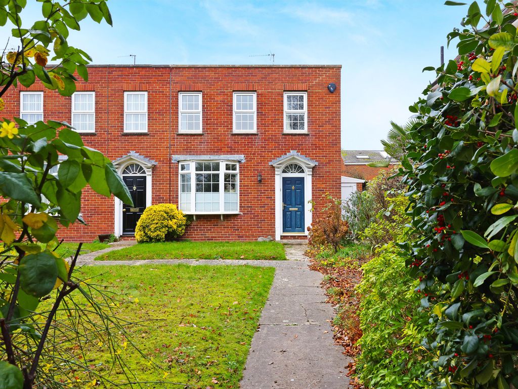 3 bed semidetached house for sale in Andover Terrace, Andover Road