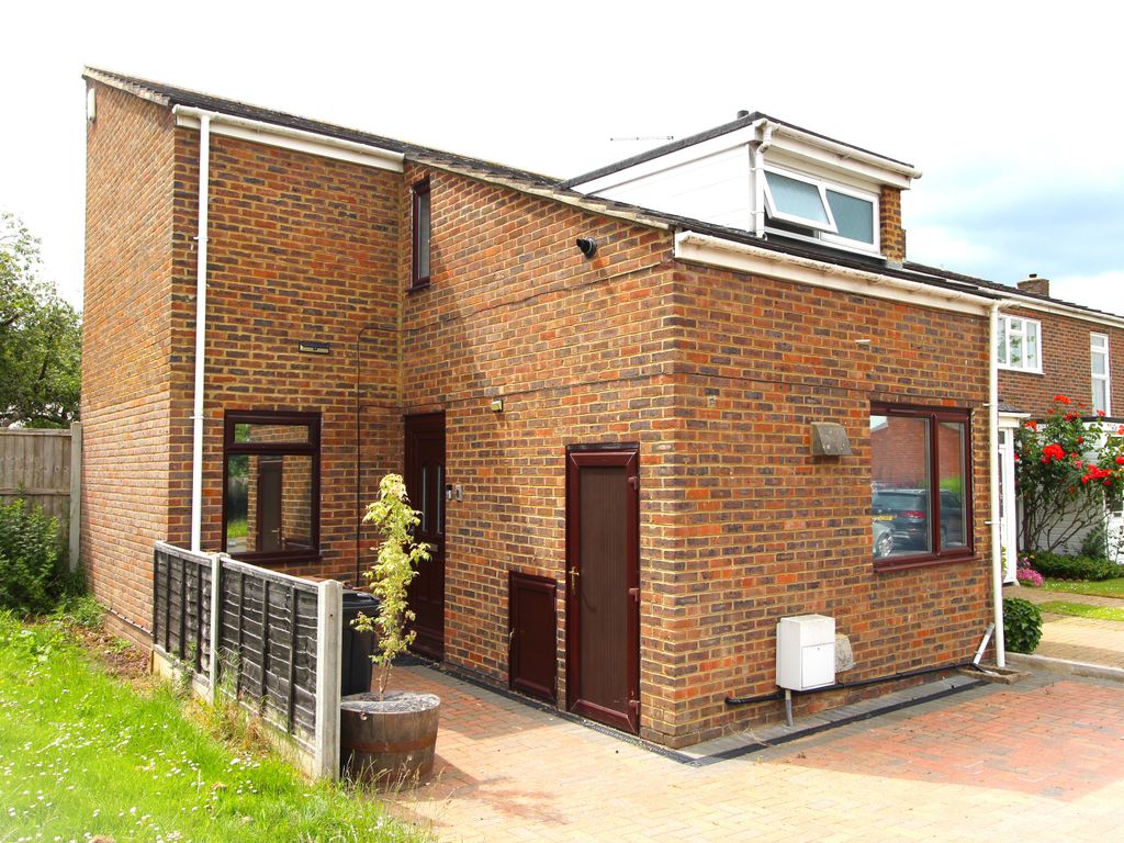 2 bed end terrace house to rent in Woodcroft, Harlow CM18, £1,550 pcm