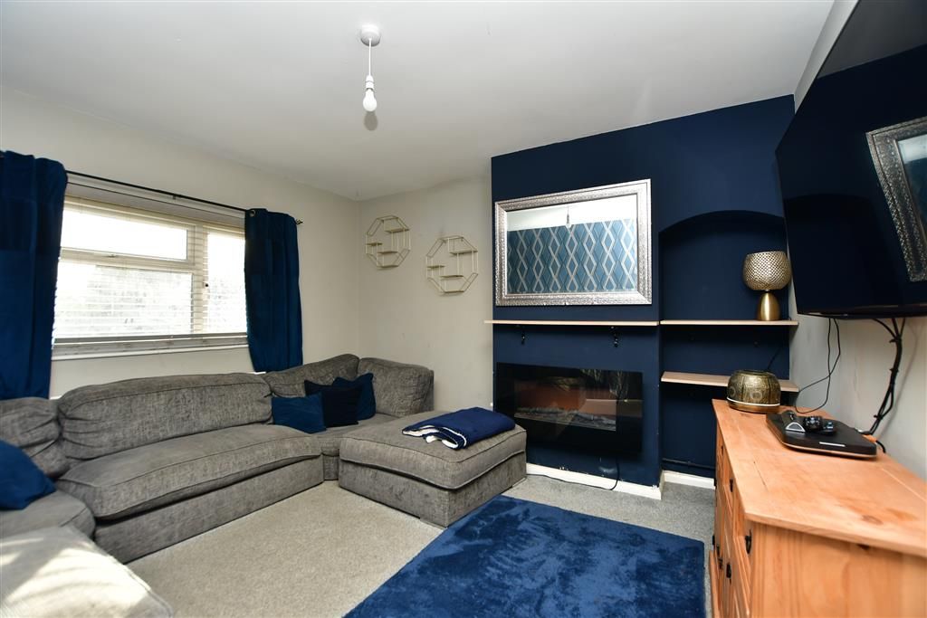 3 bed semidetached house for sale in Harps Avenue, Minster On Sea