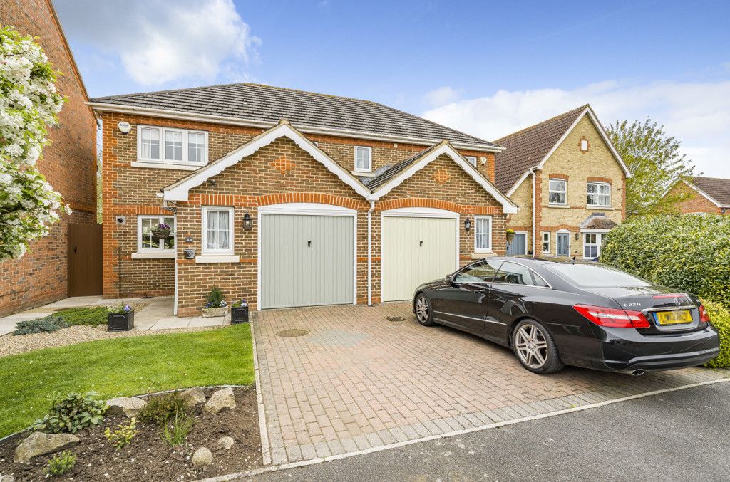 3 bed semidetached house for sale in The Limes, Dedworth Road, Windsor