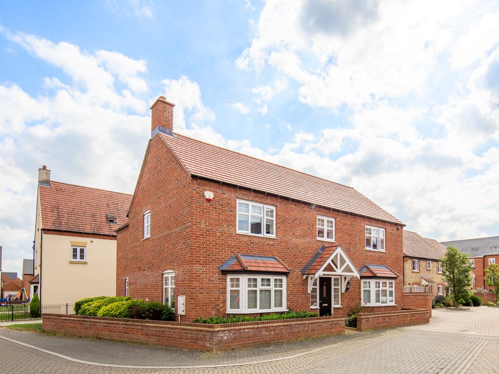 4 bed detached house for sale in Launton Road Retail, Launton Road