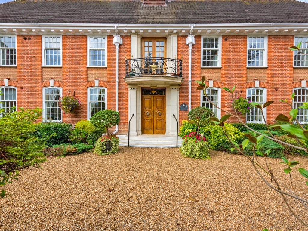 2 bed property for sale in High Street, Hoddesdon EN11 Zoopla