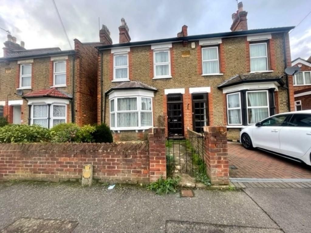 3 bed terraced house to rent in Claremont Road, Wealdstone, Harrow HA3