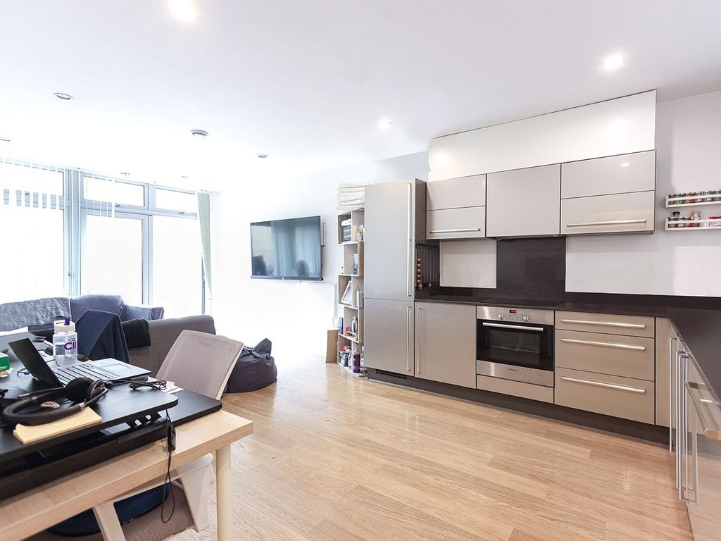 2 bed flat for sale in Salton Square, Limehouse E14, £500,000 Zoopla