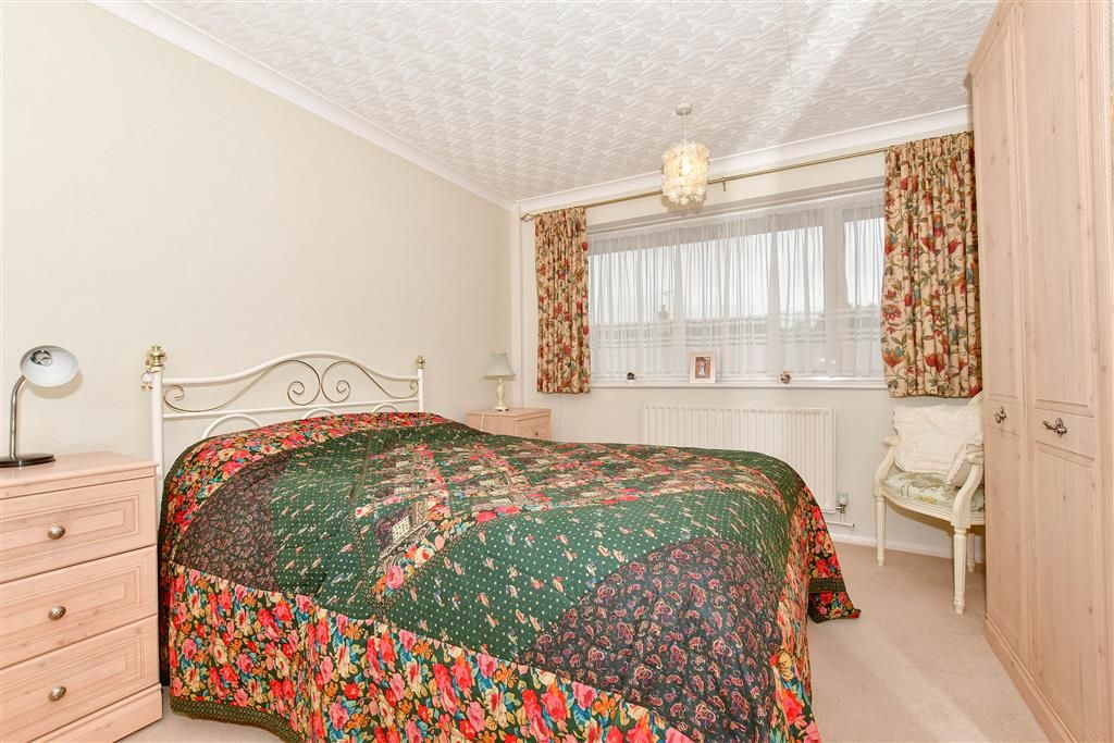 3 bed semidetached bungalow for sale in Neal Road, West Kingsdown