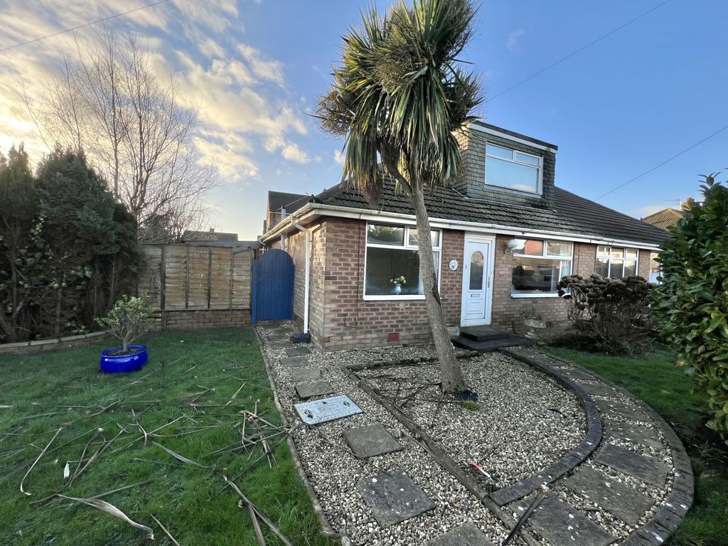 3 bed bungalow for sale in Trunnah Gardens, Thornton FY5, £200,000 Zoopla