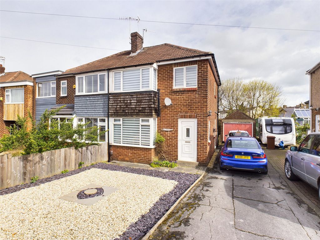 3 bed semidetached house for sale in Carr Hill Avenue, Calverley