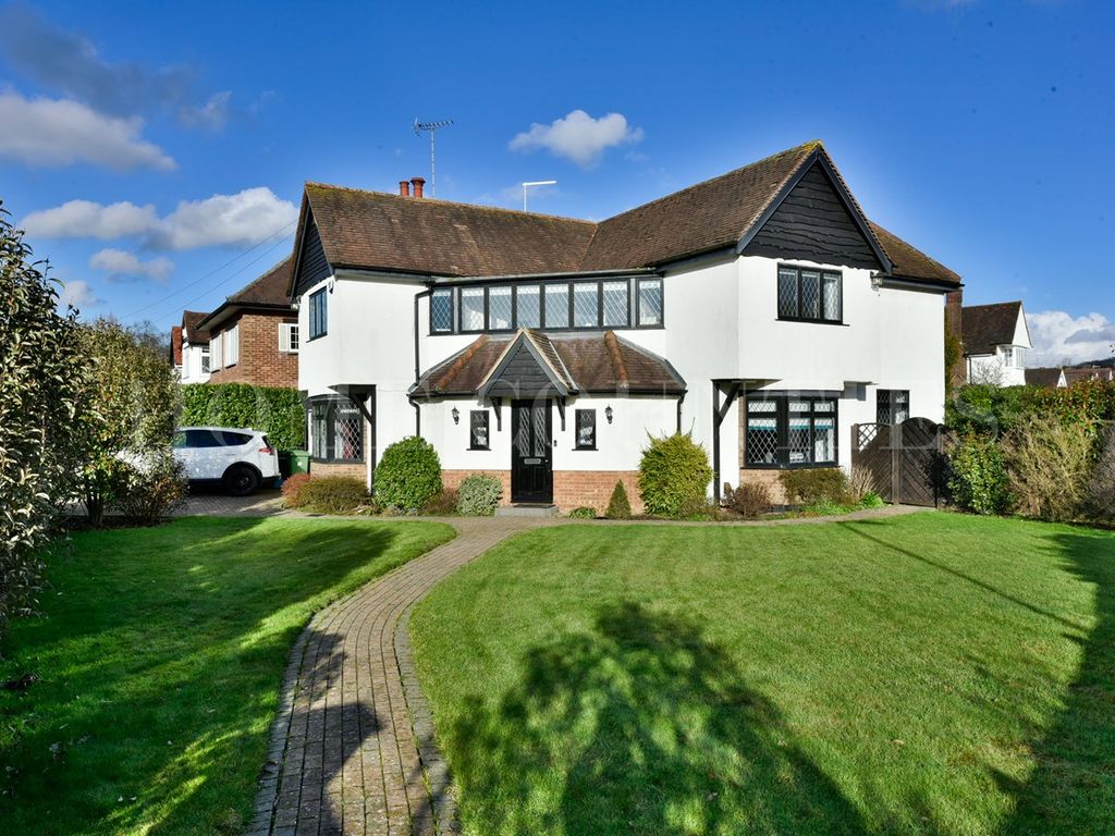 4 bed detached house for sale in Mount Grace Road, Potters Bar EN6, £