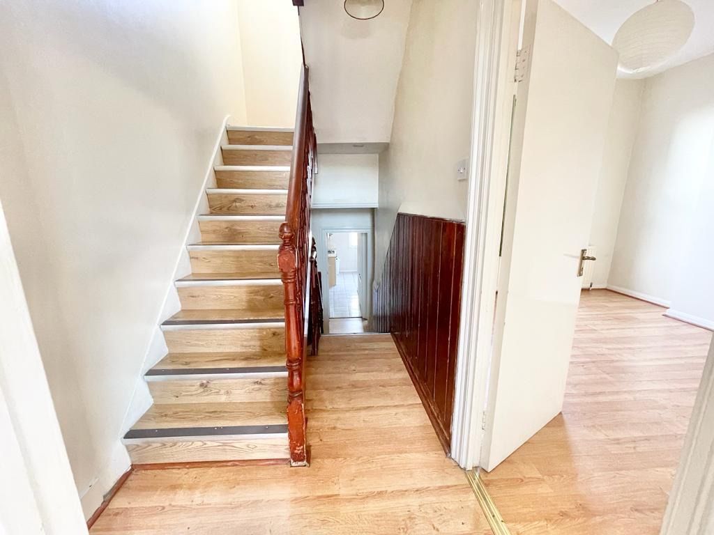 4 bed to rent in 3 Bed Apartment, Homerton High Street