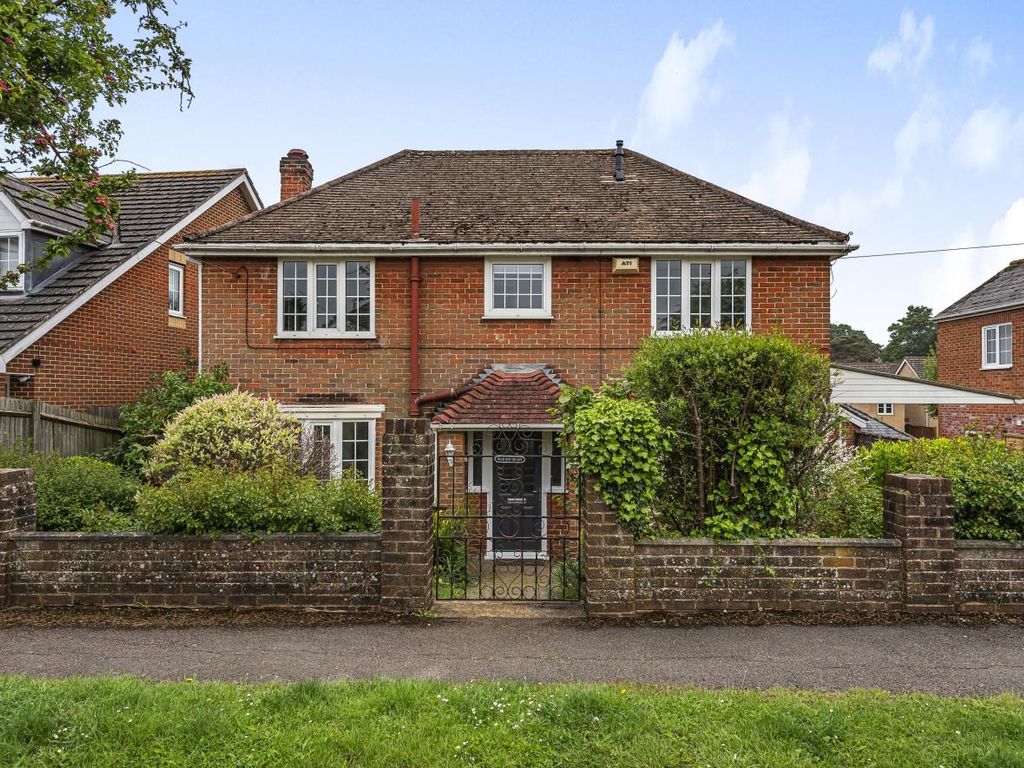 4 bed property to rent in Keble Road, Chandler's Ford, Eastleigh SO53 Zoopla