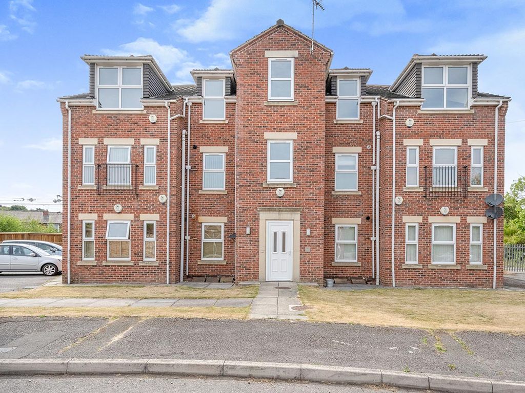 2 bed flat for sale in Babworth Mews, Retford, Nottinghamshire DN22