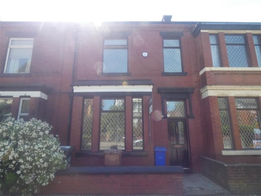 3 bed terraced house to rent in Stamford Street, Stalybridge, Cheshire