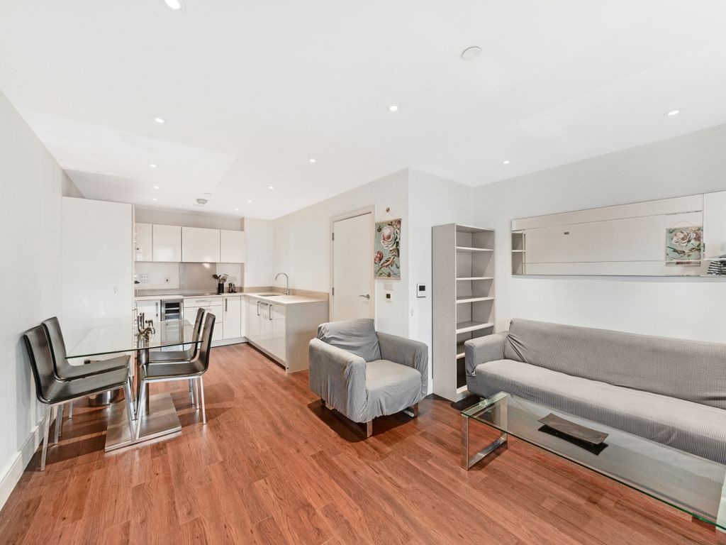 2 bed flat to rent in Waterlow Court, Queensland Terrace, Islington N7