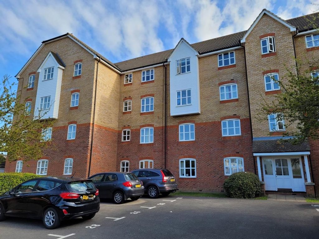 2 bed flat to rent in Park Street Industrial Estate, Osier Way