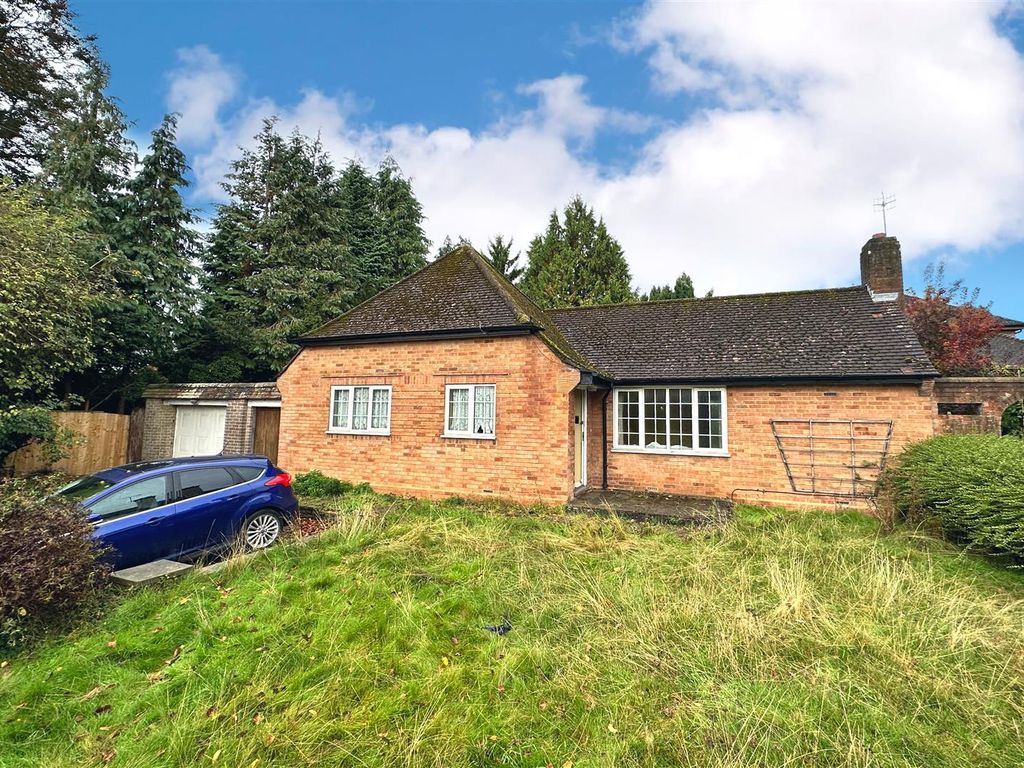 3 bed detached bungalow for sale in Green End Road, Hemel Hempstead HP1