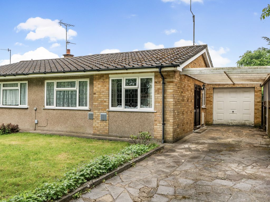 3 bed bungalow for sale in High Road, Leavesden, Watford WD25, £500,000