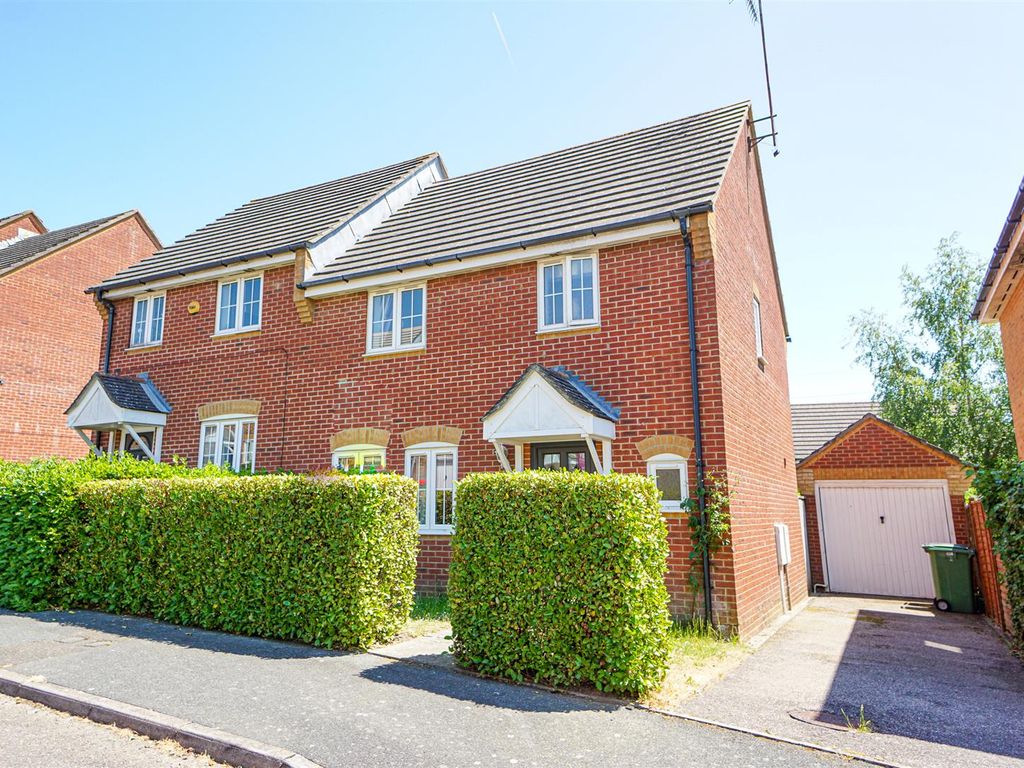 3 bed semidetached house for sale in Stonebeach Rise, St. LeonardsOn