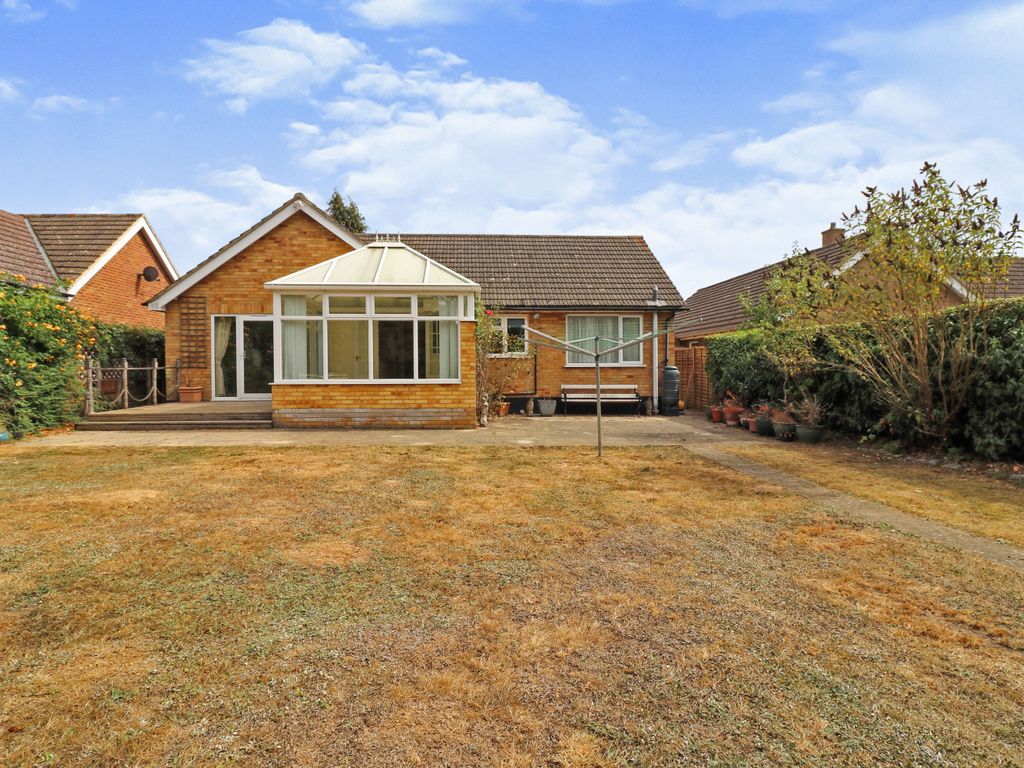 3 bed bungalow for sale in Green Meadows, Danbury, Chelmsford CM3 Zoopla