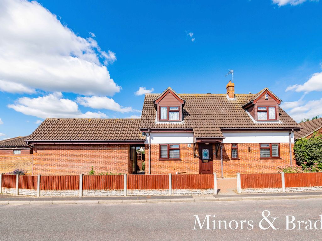 3 bed detached house for sale in Fairisle Drive, CaisterOnSea, Great