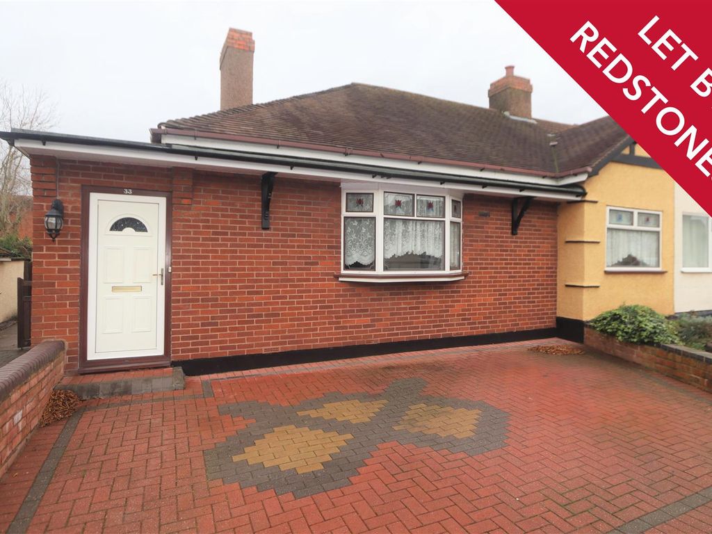 3 bed semidetached bungalow to rent in Lyndhurst Road, Heath Hayes