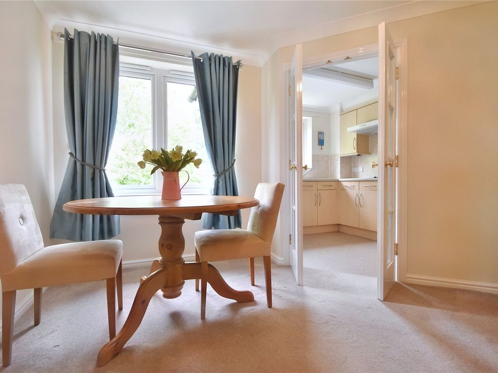 1 bed flat to rent in Roman Court, High Street, Edenbridge, Kent TN8, £