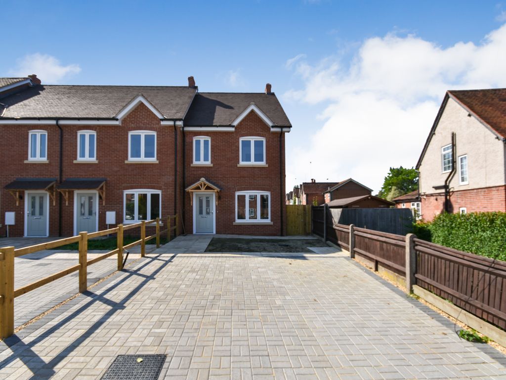 New home, 4 bed town house for sale in Horseshoe Road, Pangbourne
