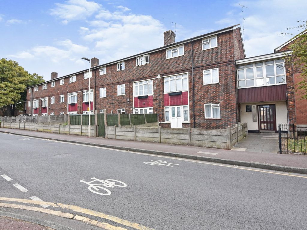 3 bed for sale in Maybury Road, Barking IG11 Zoopla