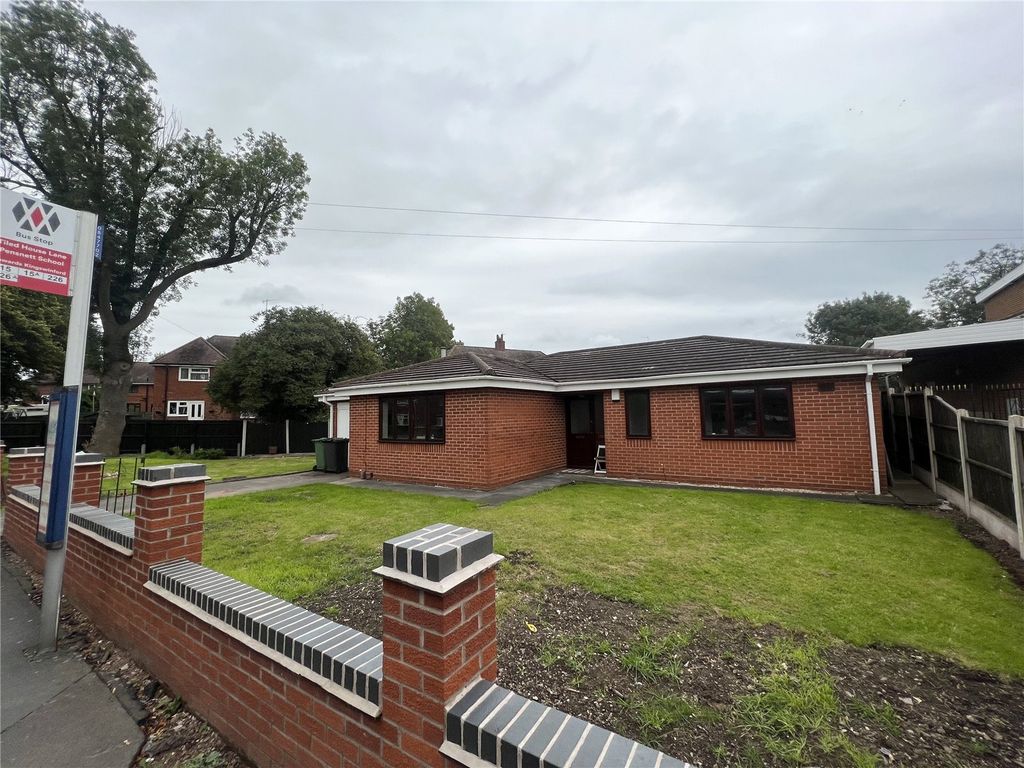 3 bed bungalow to rent in Tiled House Lane, Brierley Hill, West