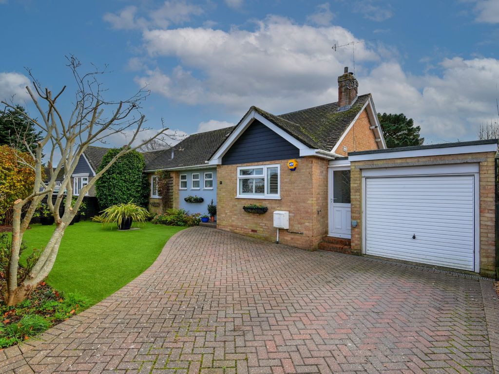 4 bed detached bungalow for sale in Mill Road, Angmering, Littlehampton