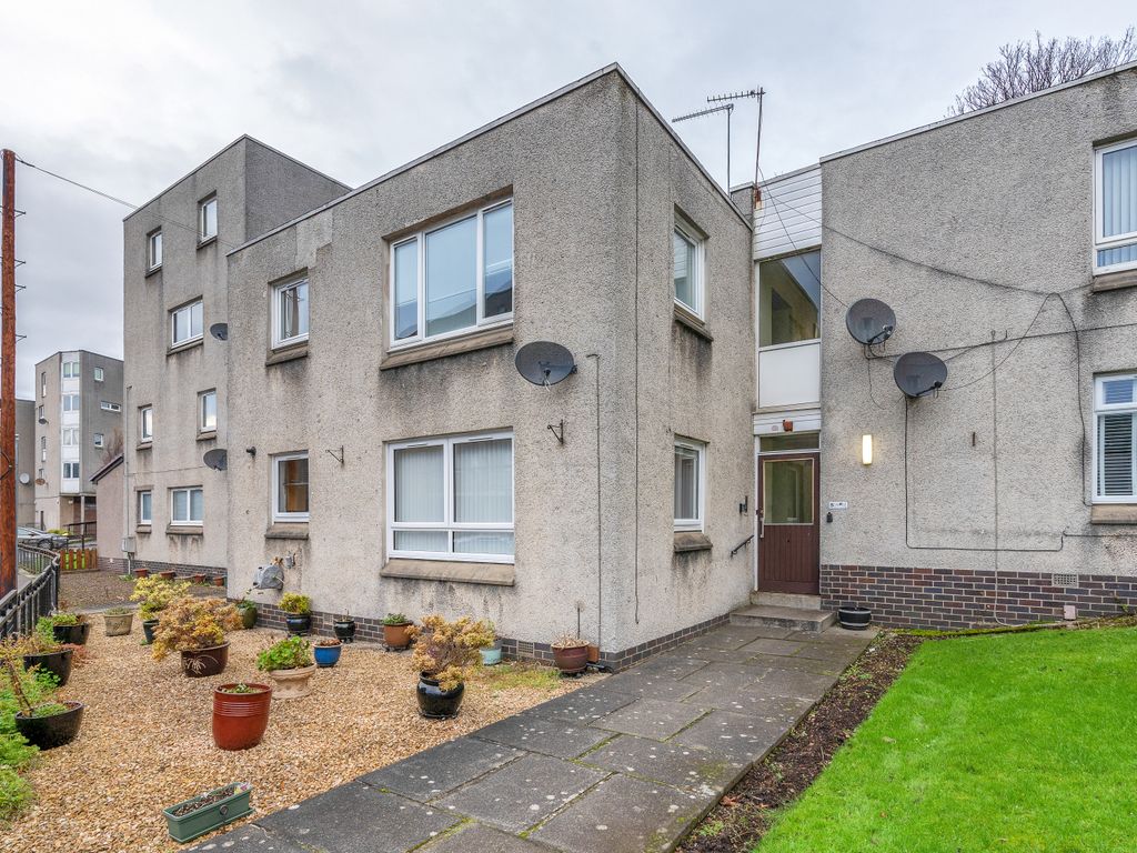 2 bed flat for sale in Almondell Road, Broxburn EH52, £100,000 Zoopla