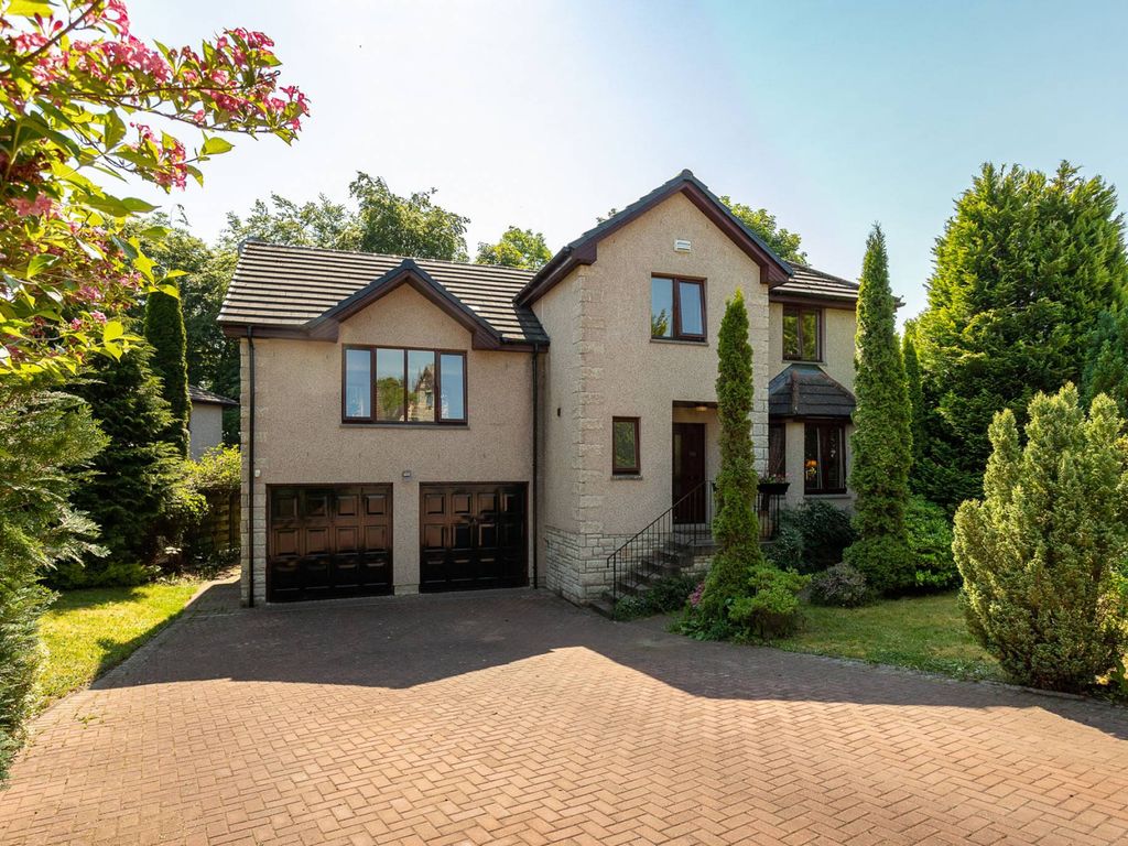 5 bed property for sale in Court Hillock Gardens, Kirriemuir, Angus DD8