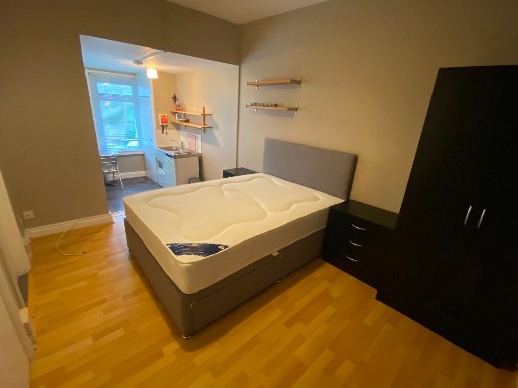 Studio to rent in Clifton Street, Old Town, Swindon SN1 Zoopla