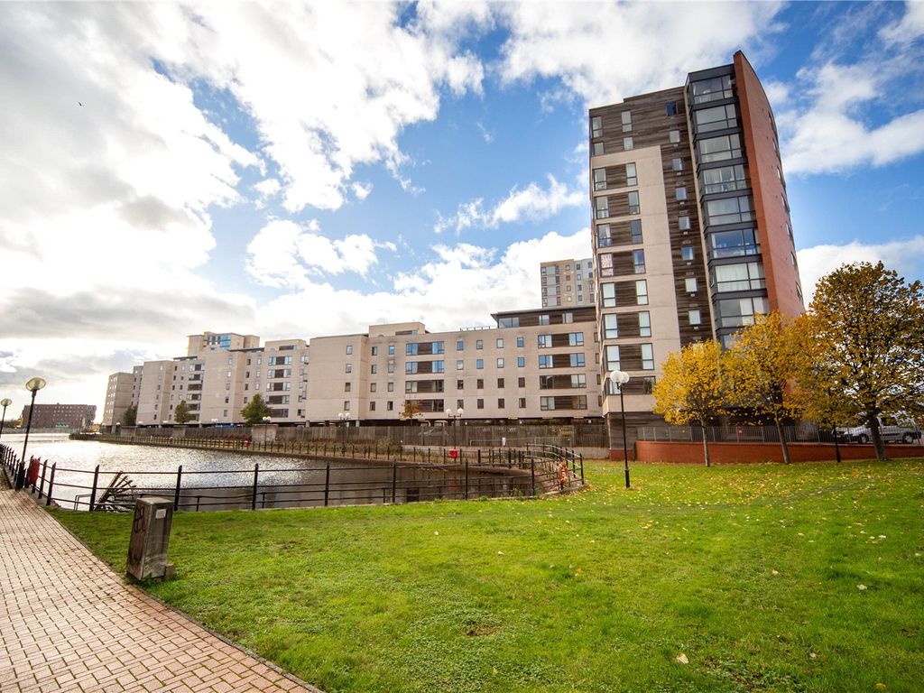 2 bed flat to rent in Sirius House, Falcon Drive, Cardiff Bay CF10, £