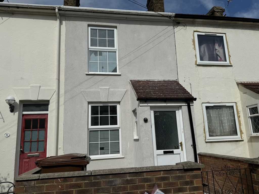 2 bed terraced house to rent in Stafford Street, Gillingham ME7, £1,200