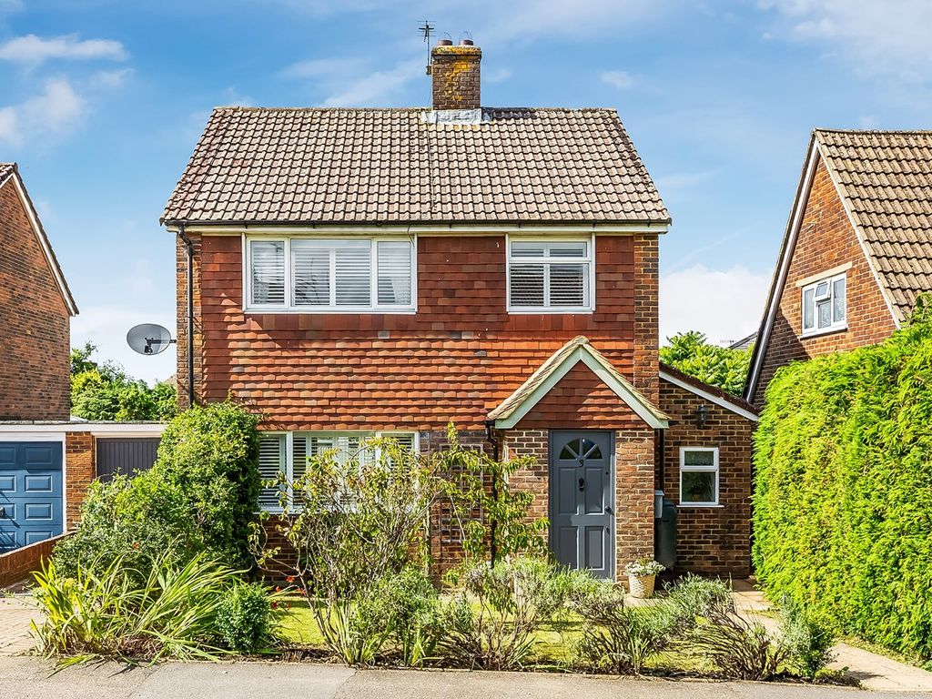 3 bed linkdetached house for sale in St Andrews Way, Oxted RH8 Zoopla