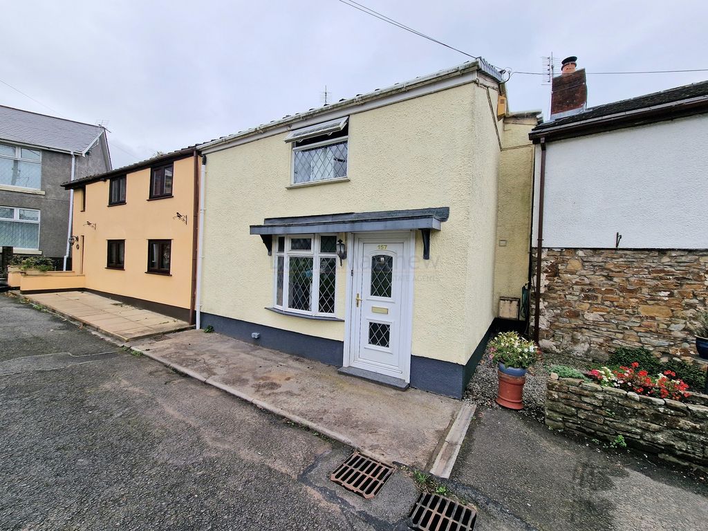 3 bed semidetached house for sale in Bryn Road, Brynmenyn, Bridgend