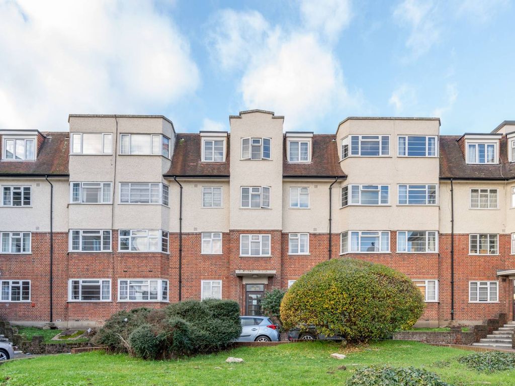 Upper Tooting Road, Tooting Bec, London SW17  