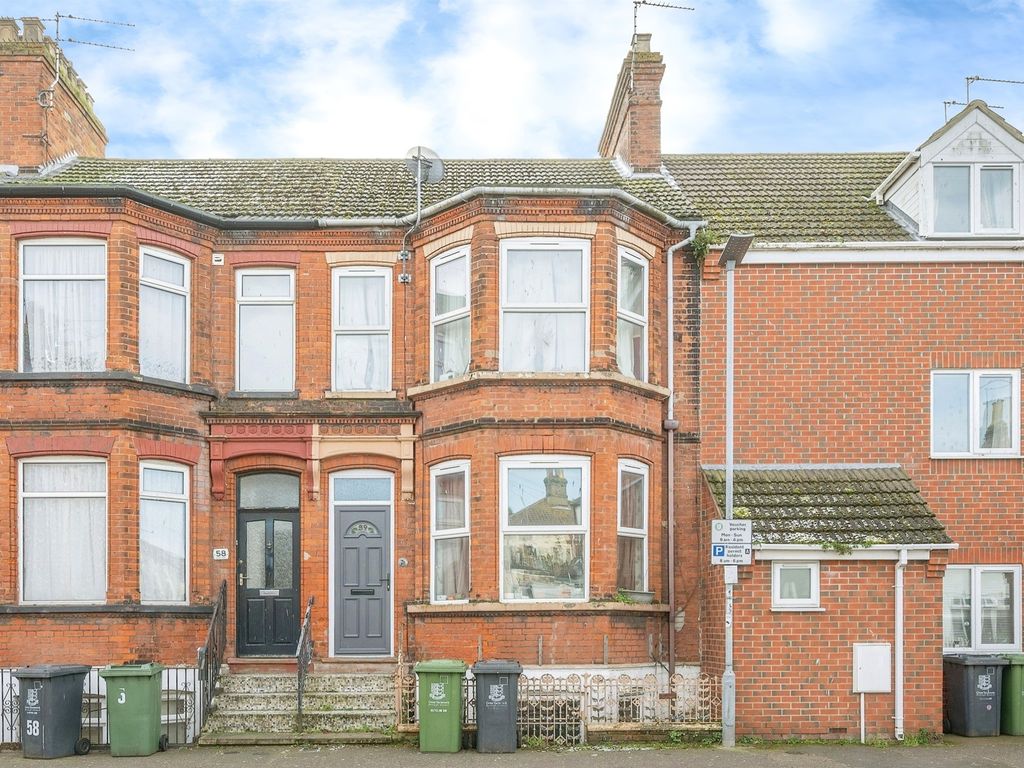 3 bed terraced house for sale in Rodney Road, Great Yarmouth NR30, £