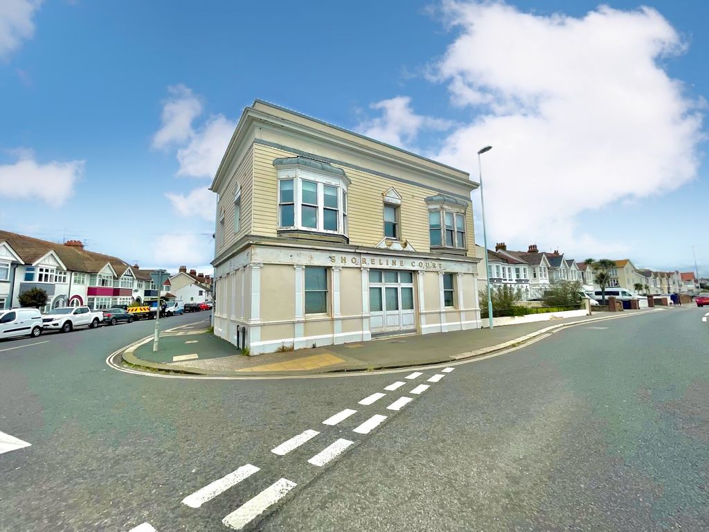 2 bed flat to rent in Ham Road, Worthing BN11 Zoopla