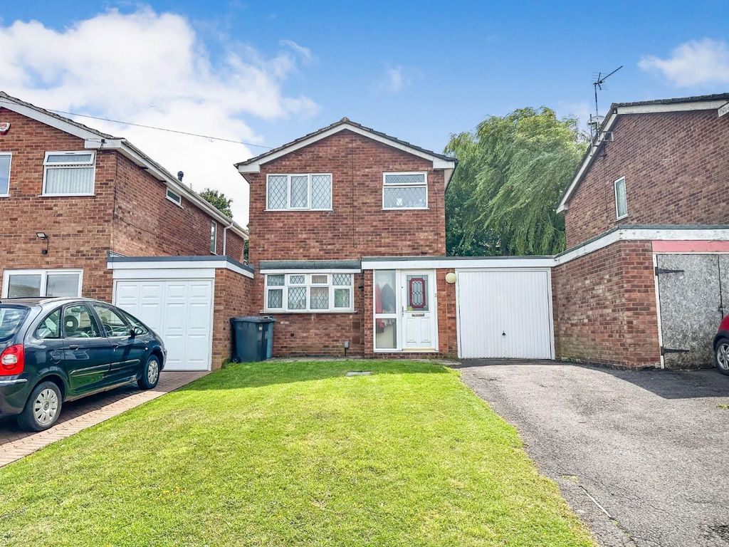 3 bed link detached house for sale in Portland Drive, Stockingford