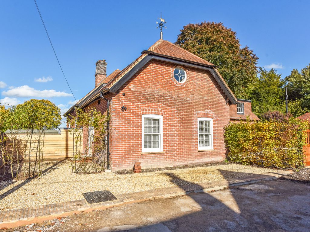 2 bed semidetached house to rent in Haig Road, Alresford SO24 Zoopla