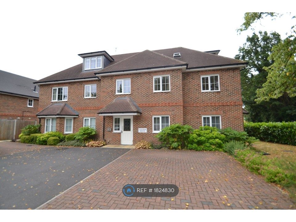 1 bed flat to rent in Godwin Close, Wokingham RG41, £1,175 pcm Zoopla
