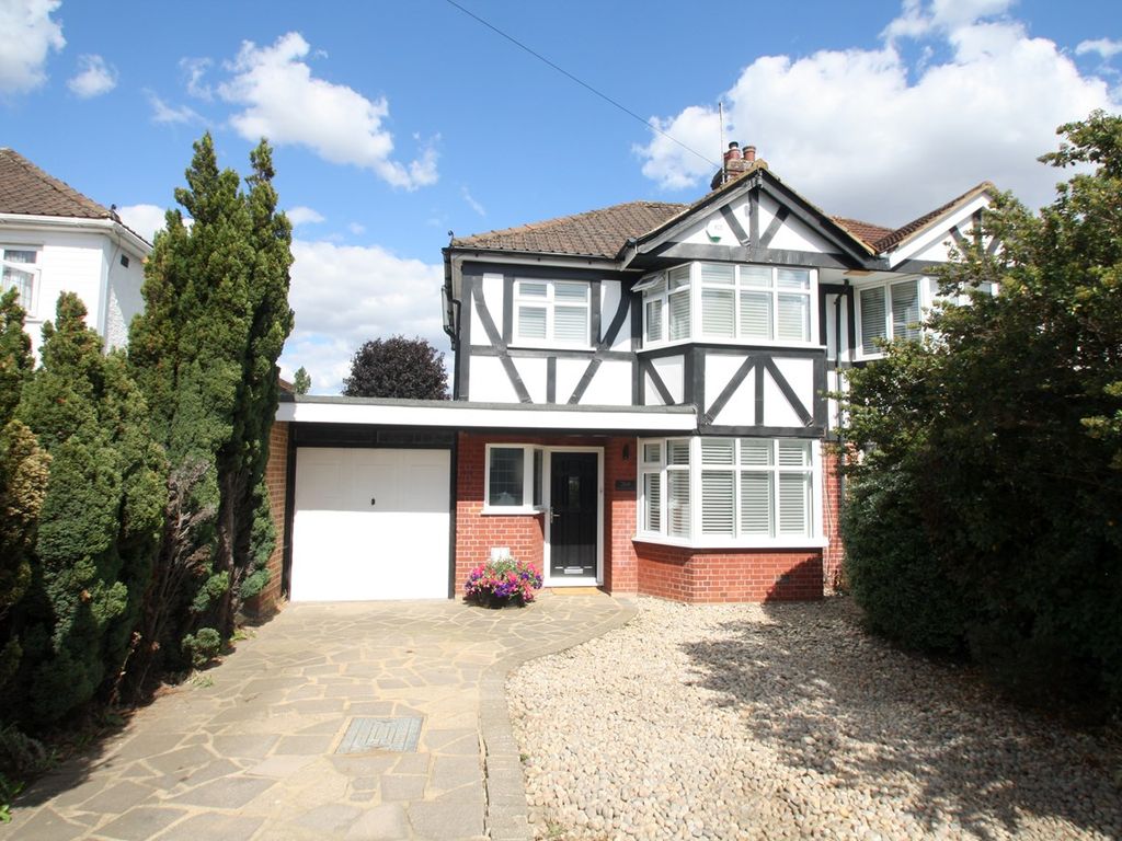 3 bed semidetached house for sale in Staines Road, StainesUponThames