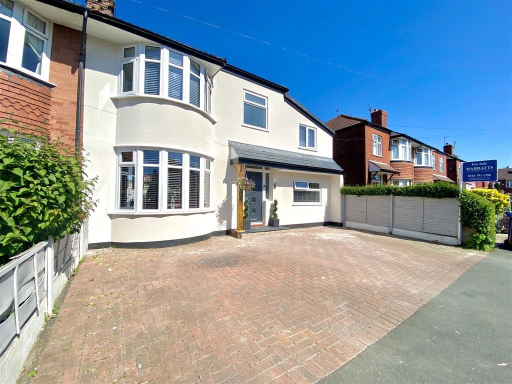 4 bed semidetached house for sale in Hollymount Avenue, Great Moor