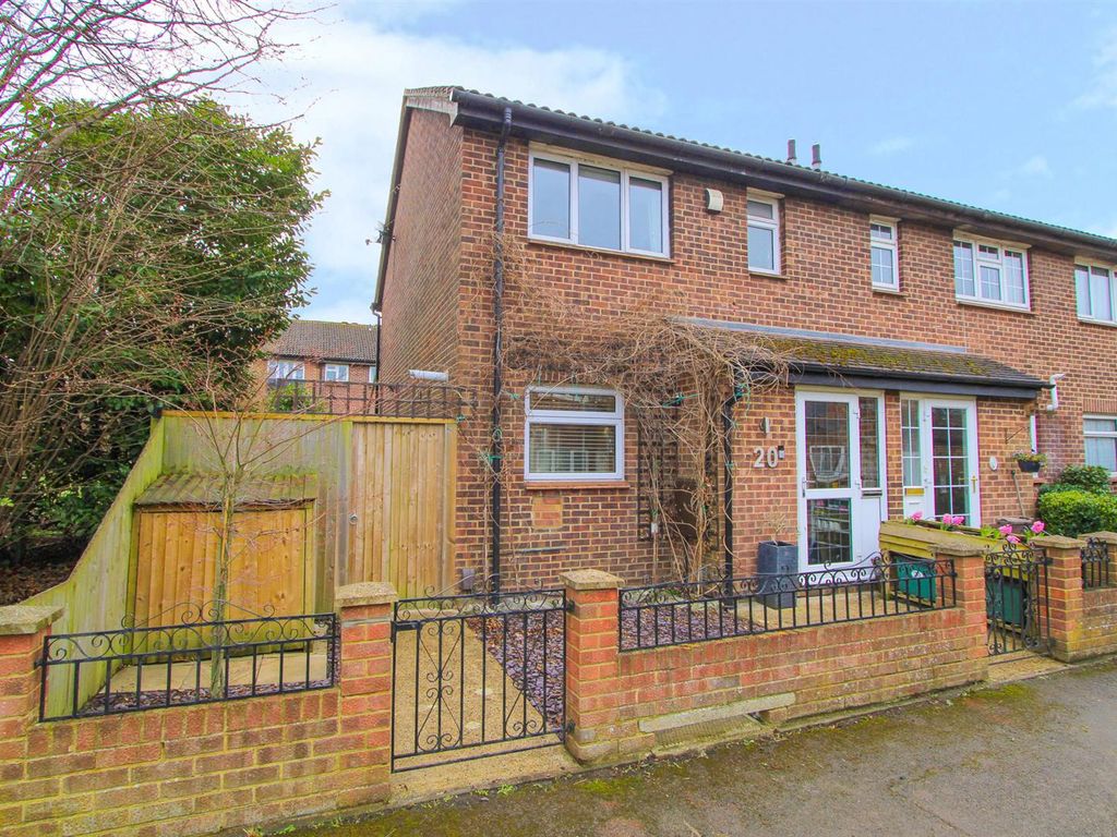 3 bed end terrace house for sale in Mariette Way, Wallington SM6 Zoopla