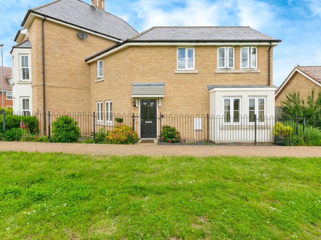 3 bed semidetached house for sale in Mercury Lane, Biggleswade